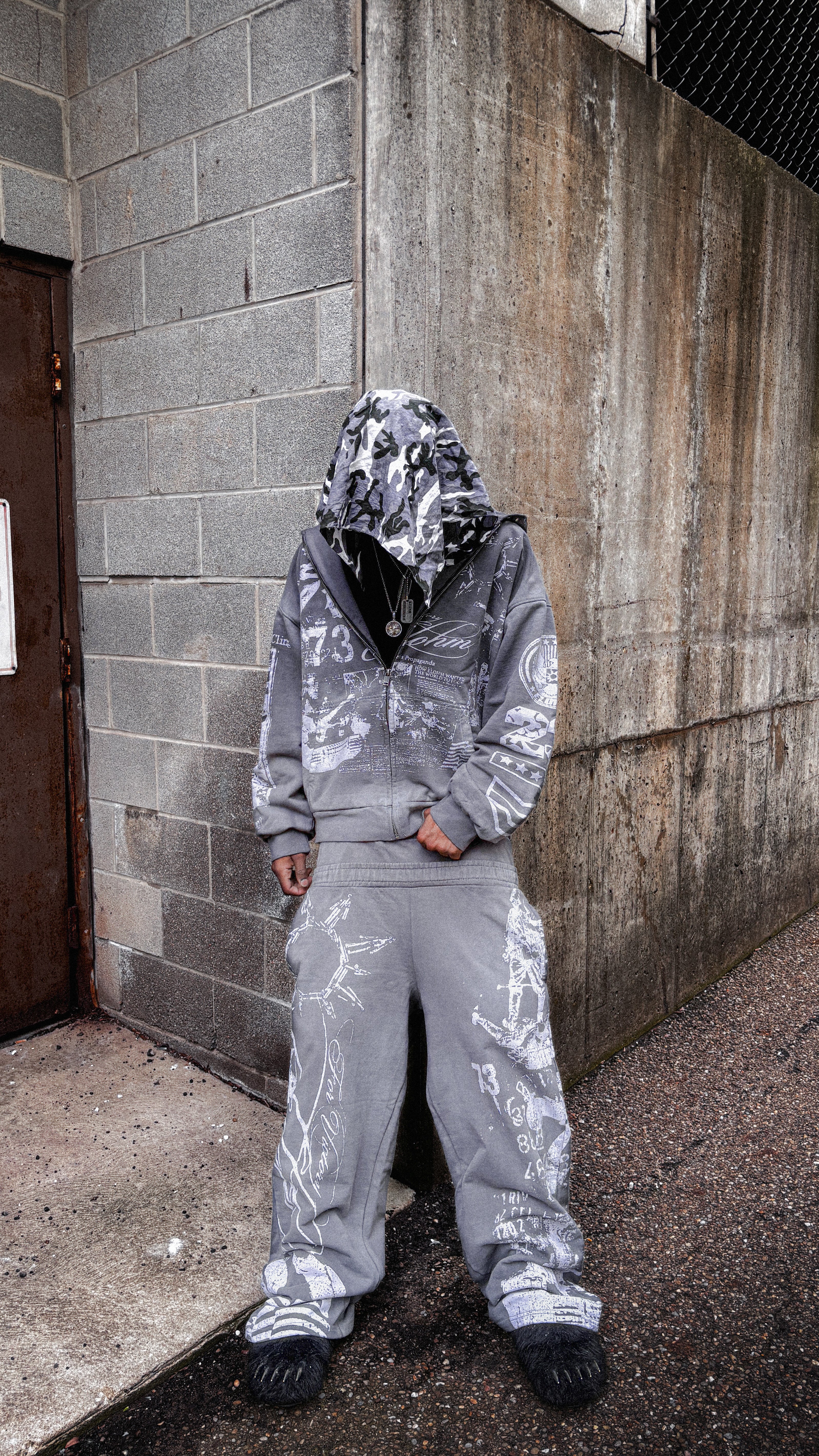 POETRY - HOODIE